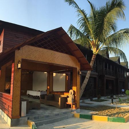 Tsg Aura Hotel Sitapur Luaran gambar