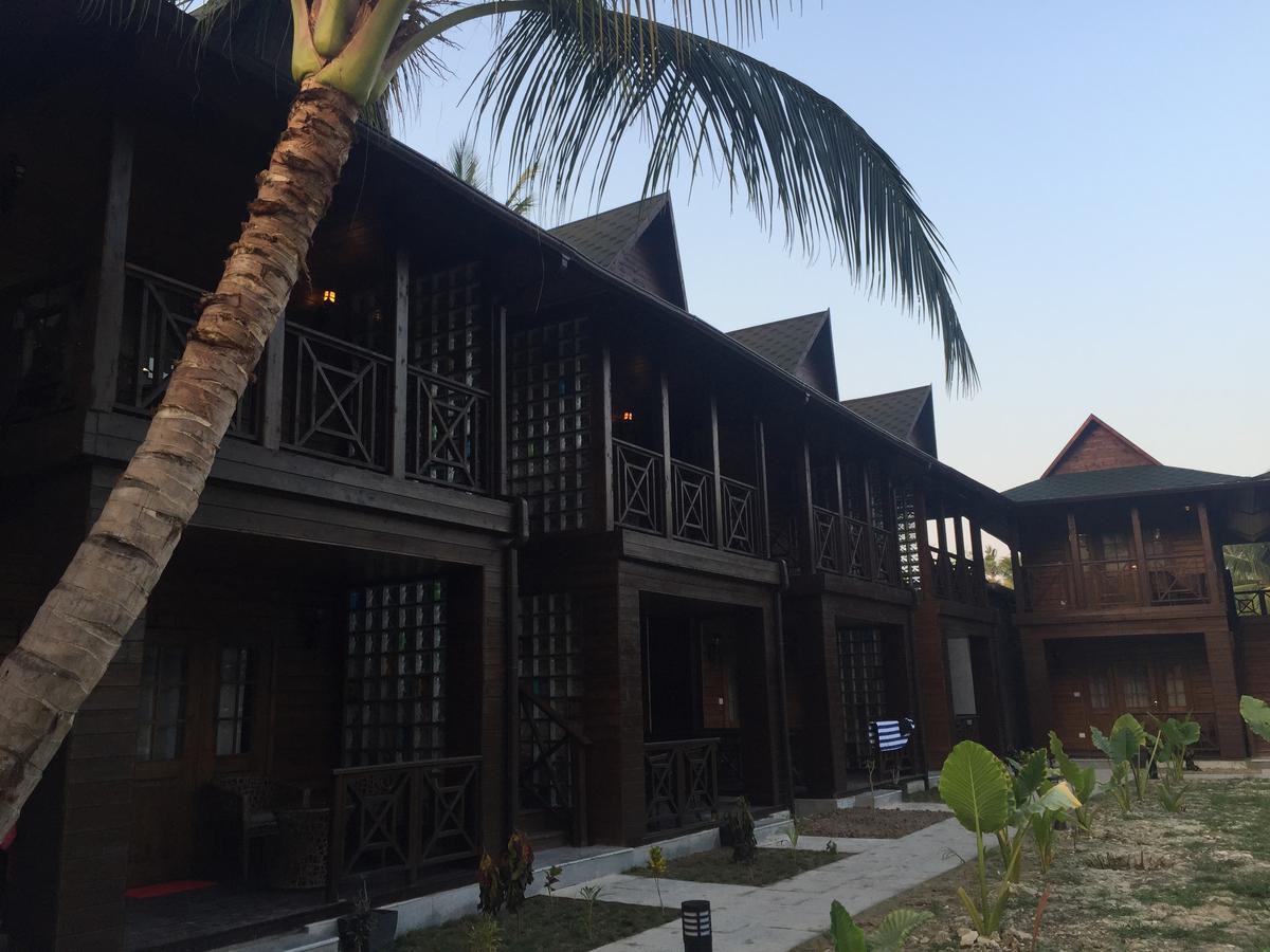 Tsg Aura Hotel Sitapur Luaran gambar